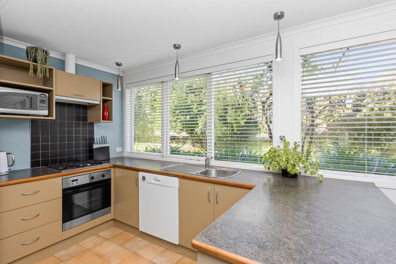 The Village Apartment, Just Steps To The Village Shops, Bars And Restaurants Havelock North Luaran gambar