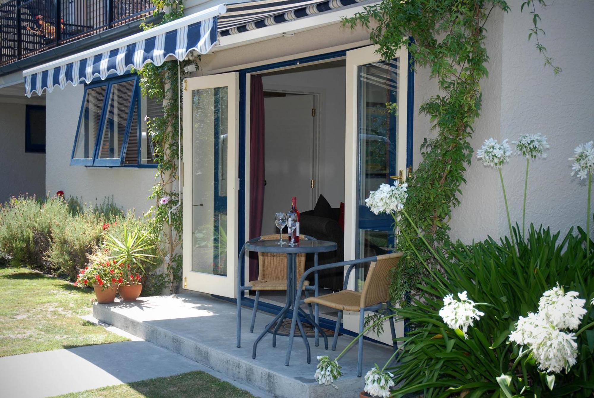 The Village Apartment, Just Steps To The Village Shops, Bars And Restaurants Havelock North Luaran gambar